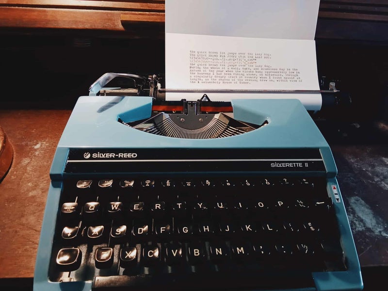 Working Typewriter - Silverette II - w/new ribbon Carousel 1