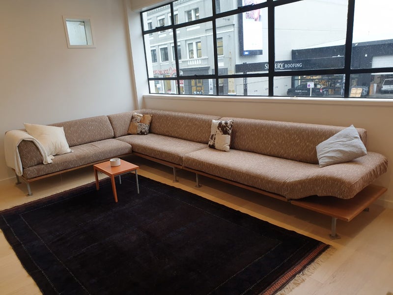 Huge Italian corner couch with integrated Chaise lounge63617616954499112