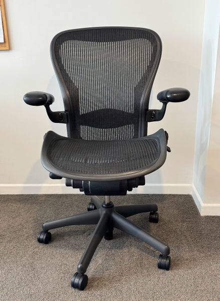 Herman Miller Aeron Chair Size C Carousel 1