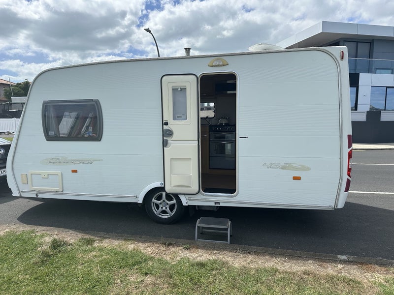 Spacious 2 Berth Lunar Quasar 2008 Caravan63613534284418113