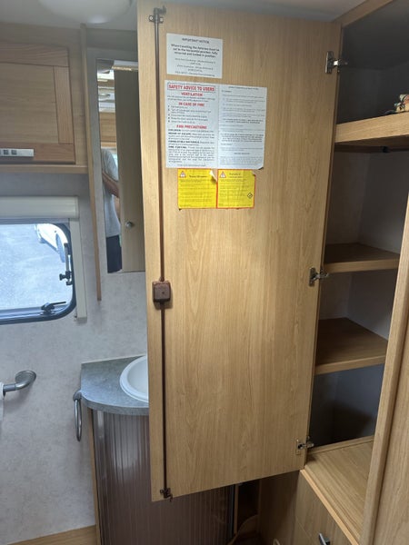 Spacious 2 Berth Lunar Quasar 2008 Caravan63613534284418114