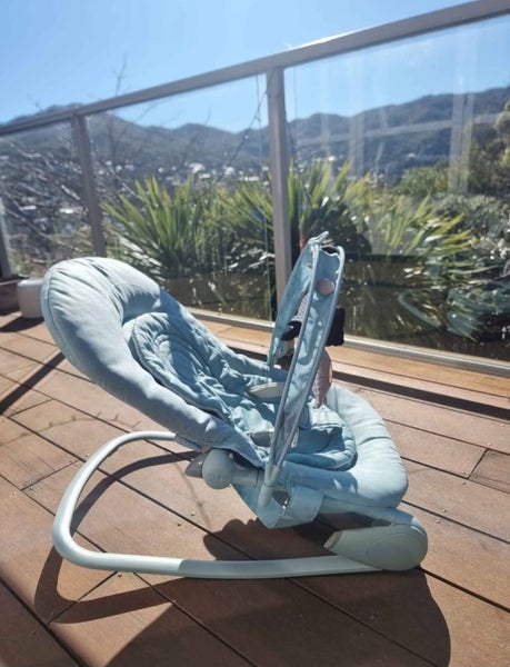 Chicco Hoopla baby bouncer and rocking chair Carousel 2