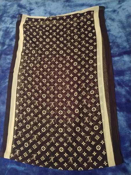 Vintage Louis Vuitton Monogram Silk scarf.63617623121281112