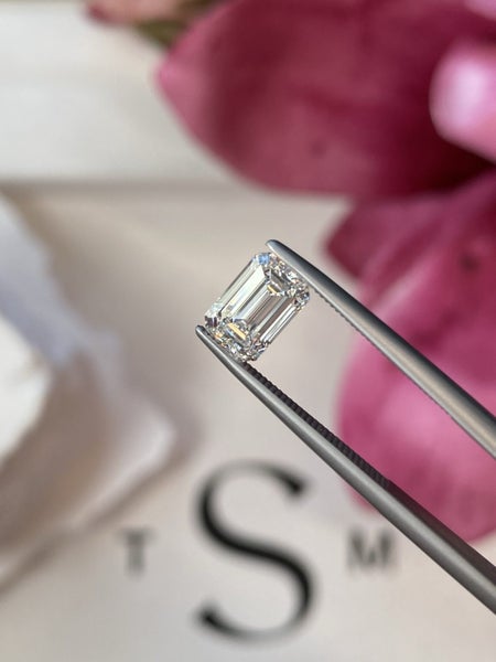 $1 RES ~ $2294 Retail * 1.33ct White Diamond Emerald Cut Carousel 1