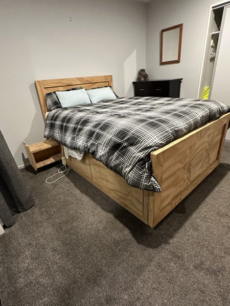 Large plywood bedbase with heaps of storage and side tables63617622516739112