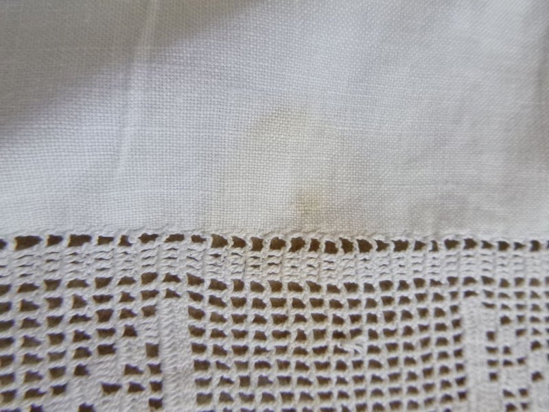 Vintage White Linen & Crochet Table Cloth – Size 132cm x 132cm Carousel 3