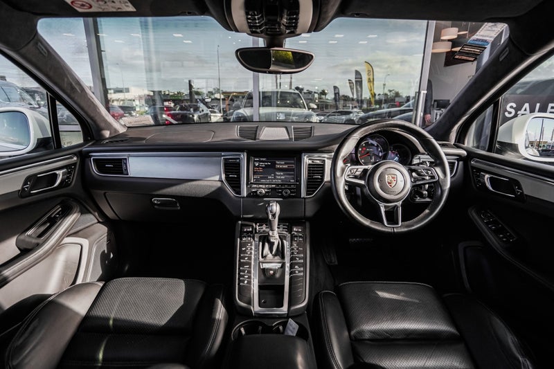 2015 Porsche Macan 3.6P TWIN TURBOCHARGED 4Wd 4...63613535238785112