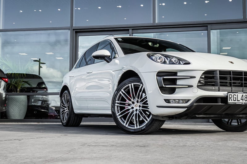 2015 Porsche Macan 3.6P TWIN TURBOCHARGED 4Wd 4...63613535238785114