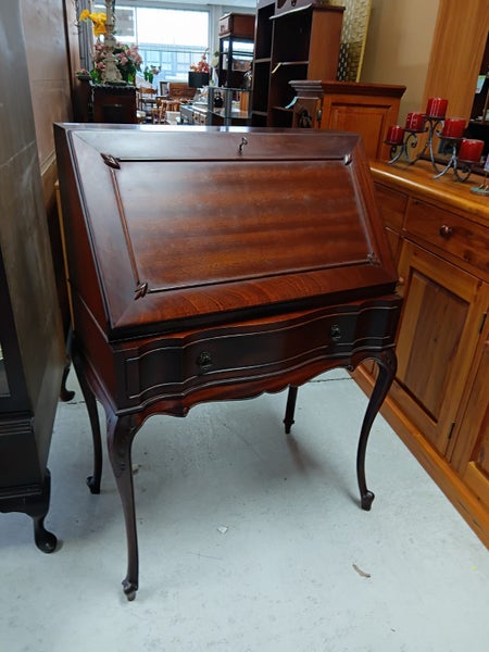 1702 PERIOD STYLE DROPFRONT DESK Carousel 1