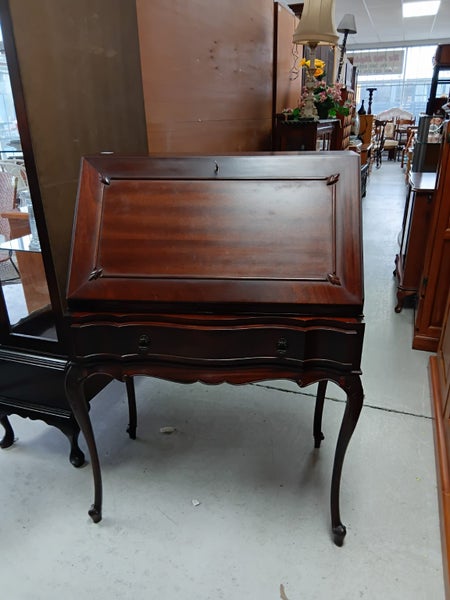 1702 PERIOD STYLE DROPFRONT DESK Carousel 2