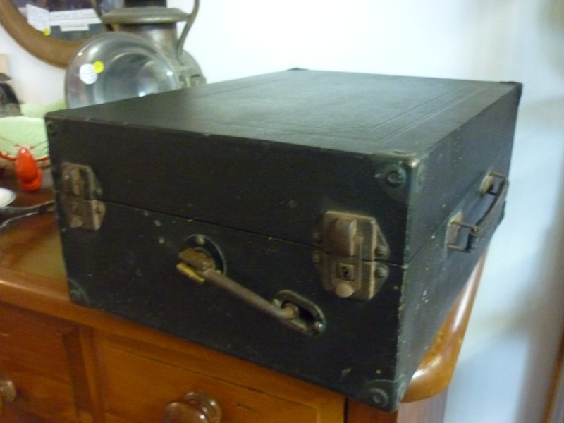 GRAMAPHONE PORTABLE HMV c1950'S. WORKING ORDER Carousel 10