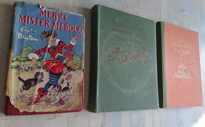 Enid Blyton hardback with dj and two Enid Blyton Holiday annuals Carousel 2