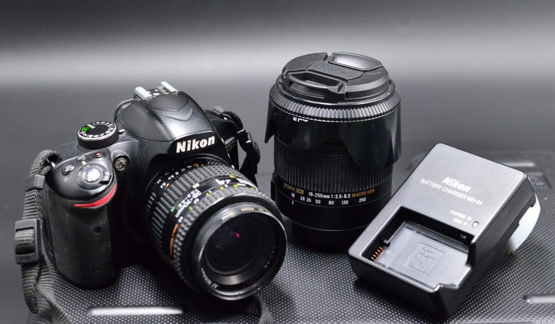 Nikon DSLR bundle with 2X Lens & Flash-d320063807068478466110