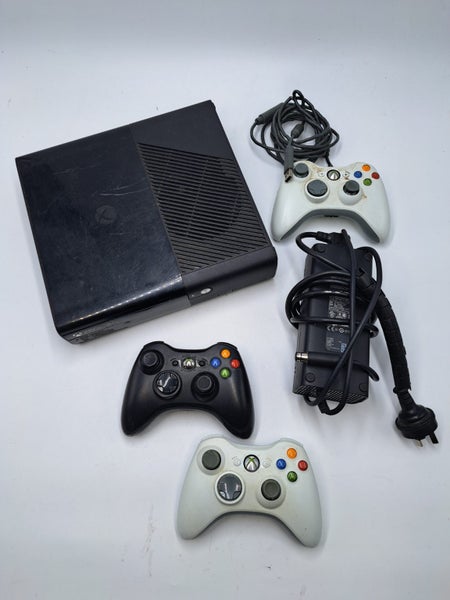 * 250GB Xbox 360 Console w/ 3 Controllers! * Carousel 1