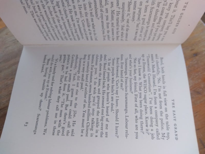 The Man With The Golden Gun - Ian Fleming Carousel 9