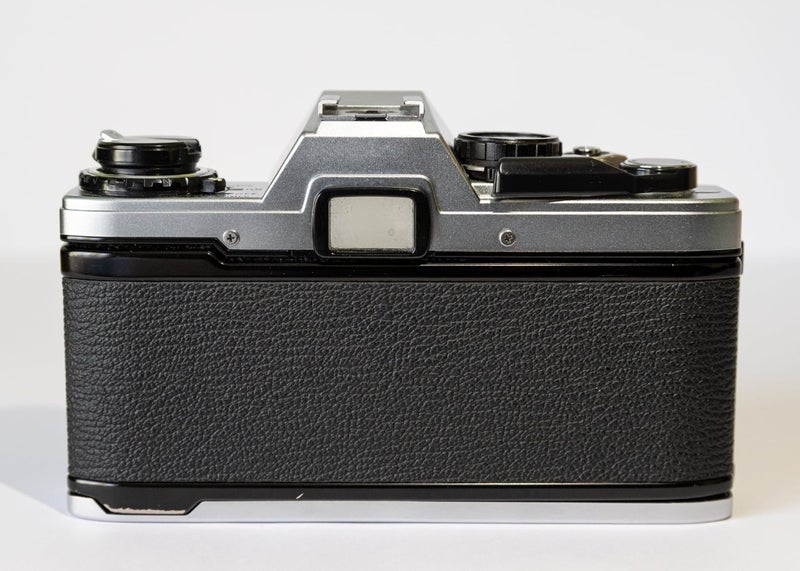 Olympus OM10 Body + Manual Adapter63801470032386112