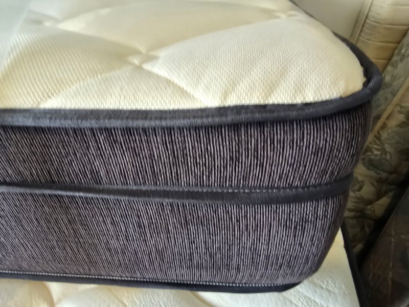 Almost new custom made King Size Mattress and Base63617772321026114