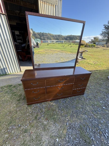 Mahogany 9 Draw Dressing Table Carousel 1