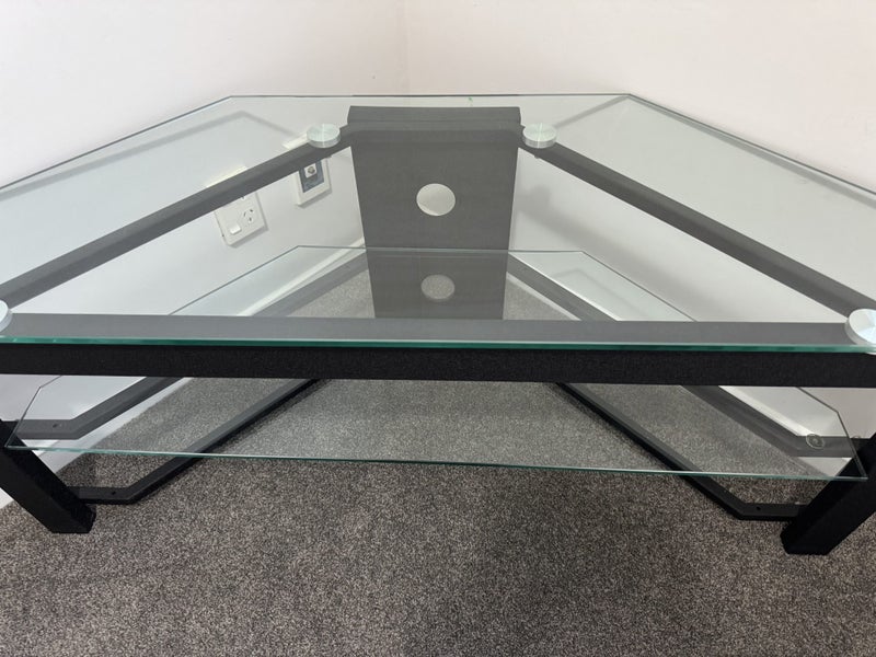 ENTERTAINMENT UNIT Glass Carousel 1