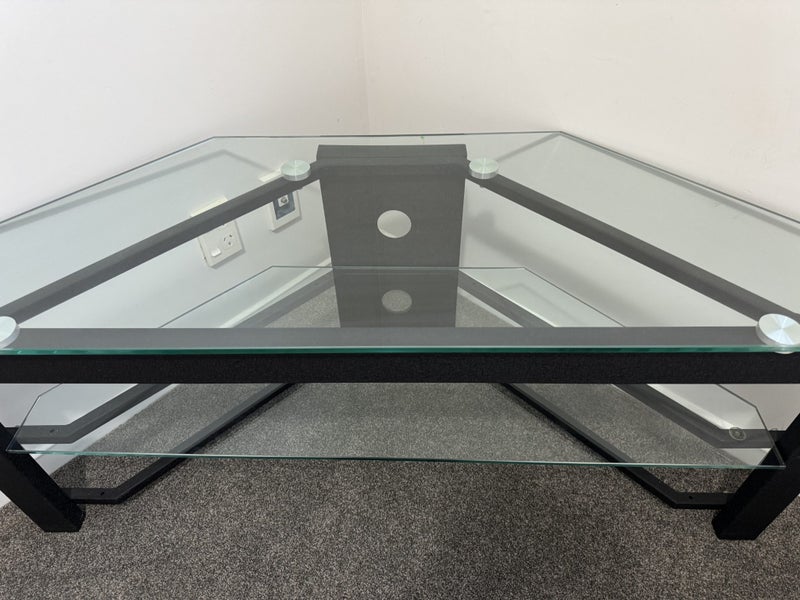 ENTERTAINMENT UNIT Glass Carousel 2