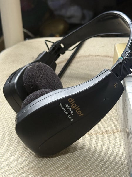 Retro headphones Carousel 2