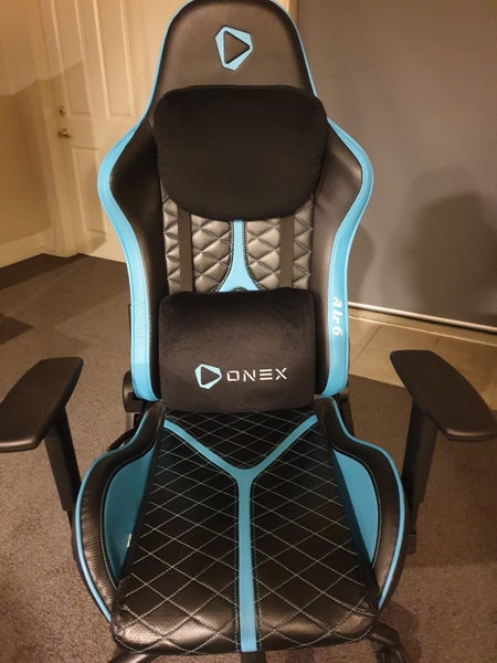 OneX Gaming Chair Carousel 1