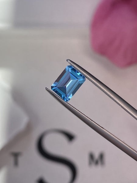 $1 RES ~ $990 Buy Now * 1.97ct Swiss Topaz Carousel 8