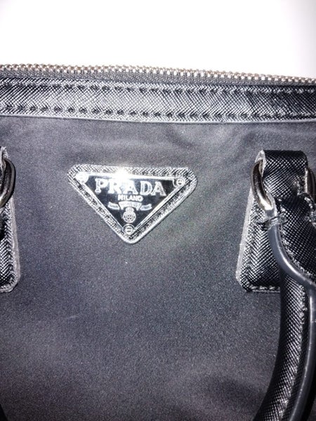 Prada Nylon Saffiano Re-edition 2005 (no crossbody strap)63617778384897111
