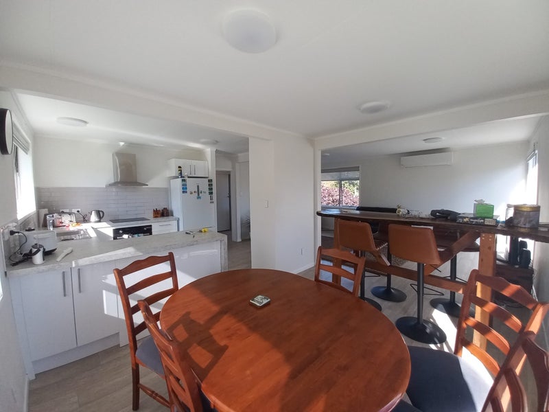 Welcome Bay, 3 bedrooms63617781464449113