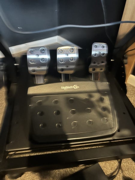 Almost new PS4 racing set up63717276174593113