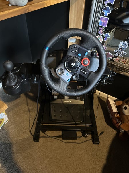 Almost new PS4 racing set up Carousel 7