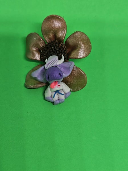 5 PINS/ BROOCHES Carousel 2