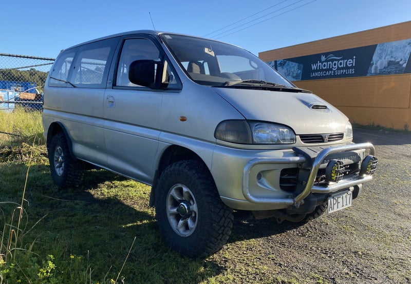1994 Mitsubishi Delica Spacegear63619678796546111