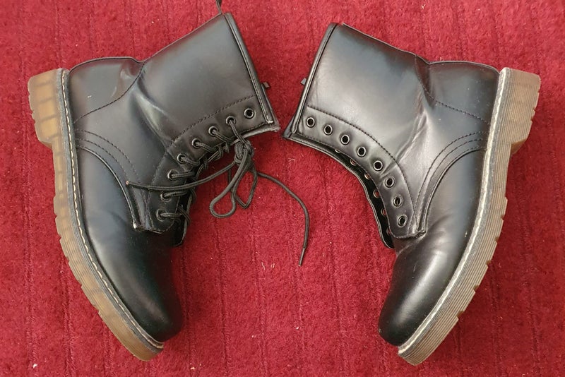 BULK Shoes x4 pairs-size 8-8.5 (Nike etc) Carousel 2