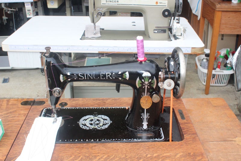 ANTIQUE SINGER TREADLE SEWING MACHINE63620031815299112