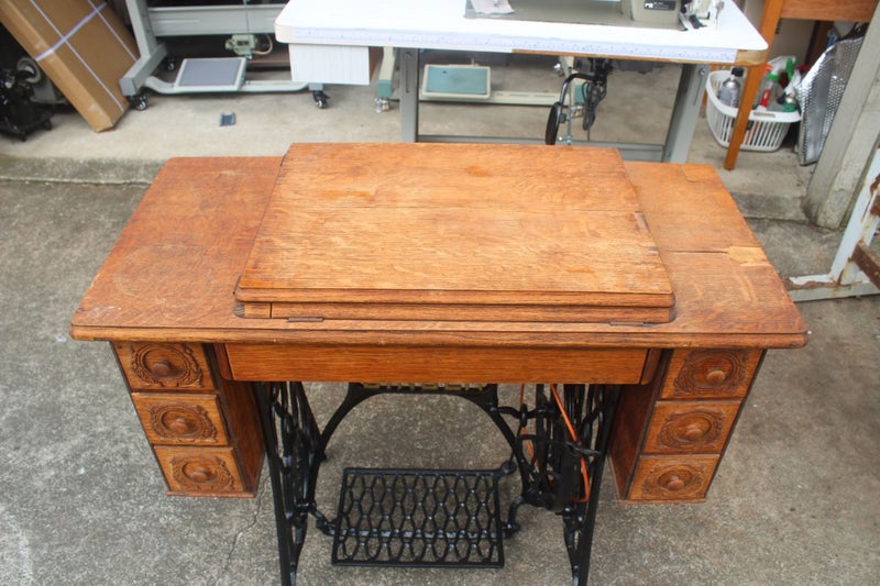 ANTIQUE SINGER TREADLE SEWING MACHINE63620031815299114