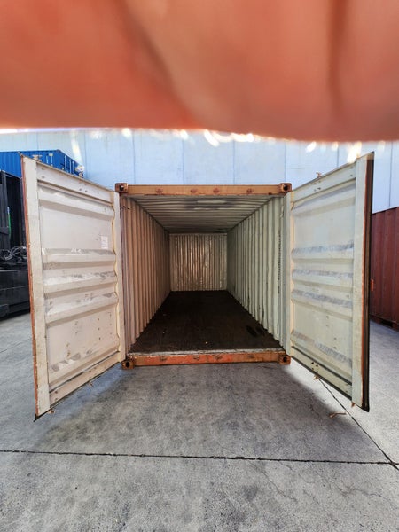 $1 Reserve – Used 20ft Shipping Container with 1 minor hole – AUCKLAND63620116858370114