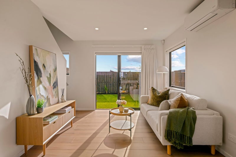 Modern, Brand New Living in Massey63620206208259112