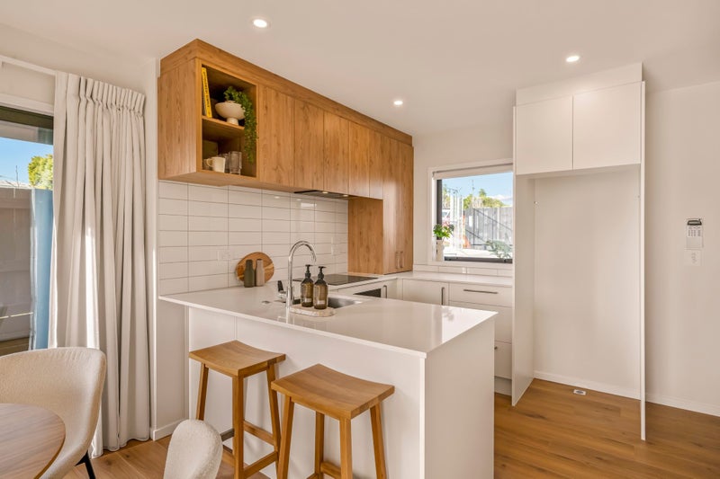 Modern, Brand New Living in Massey63620206208259113