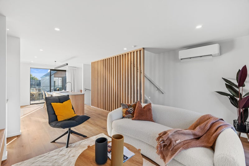 Superiorly Positioned, Masterfully Crafted!63620366078978114