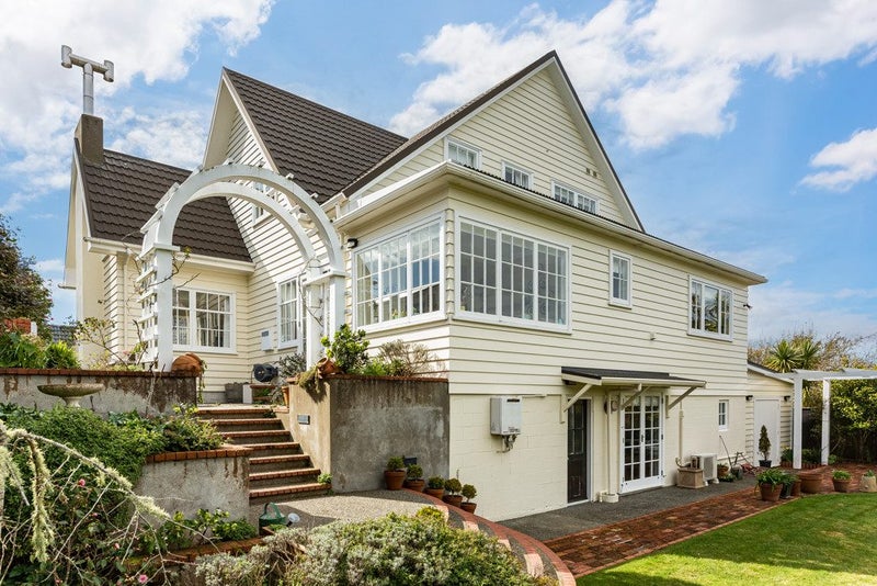 Khandallah - An Exceptional Family Residence!636206167906591128