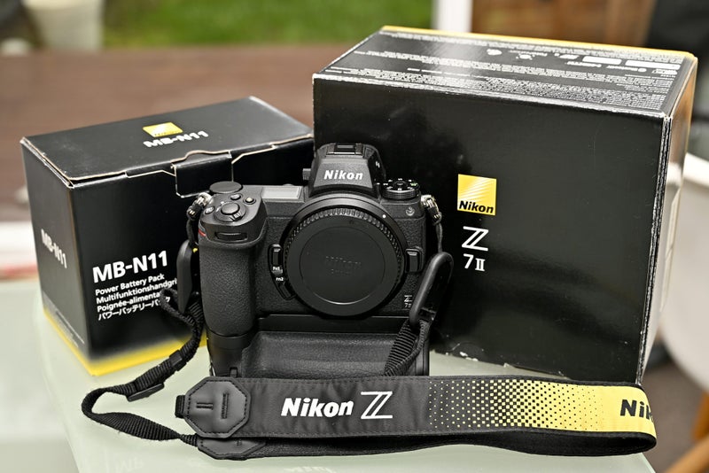 Nikon Z7 II Body with MB-N1163620946289921112