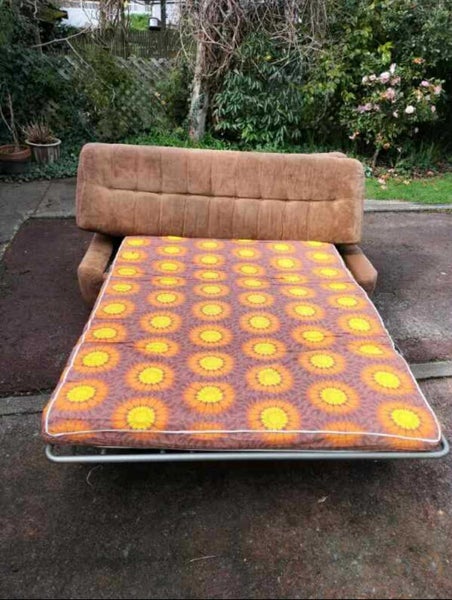 Sofa and double fold out bed63621024866049112