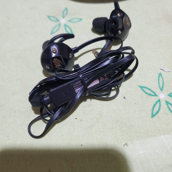 Cougar Attila gaming headset. Carousel 2