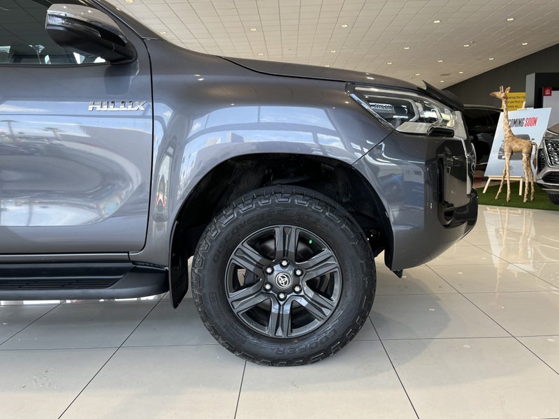2022 Toyota Hilux Sr5 Td Dc 2.8Dt/4Wd63622579251074113