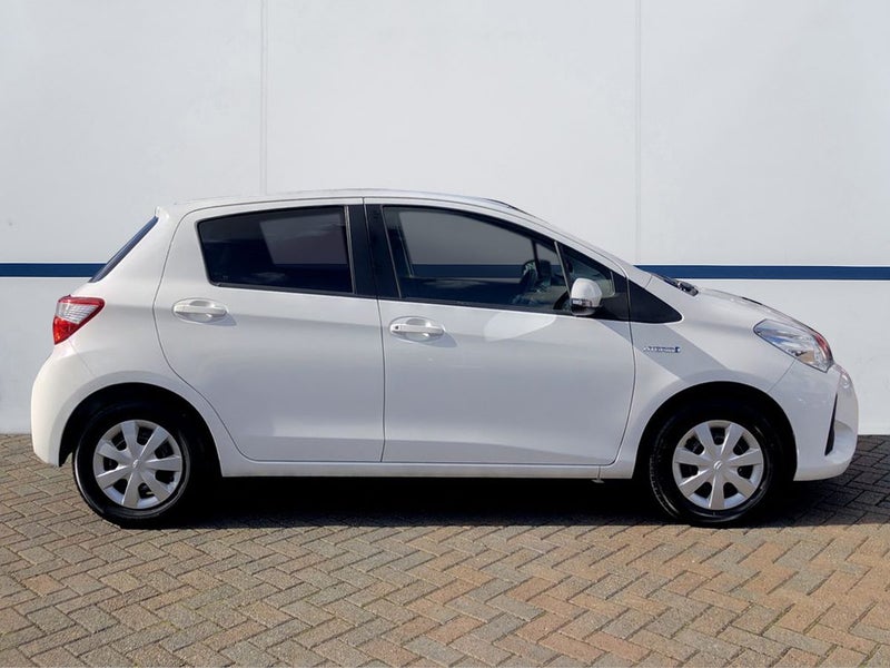 2017 Toyota Vitz 1.5Ltr Hybrid Hatchback63623161068675112