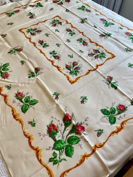 A fabulous German made Tablecloth & 6 matching serviettes (new, but Vintage) Carousel 2