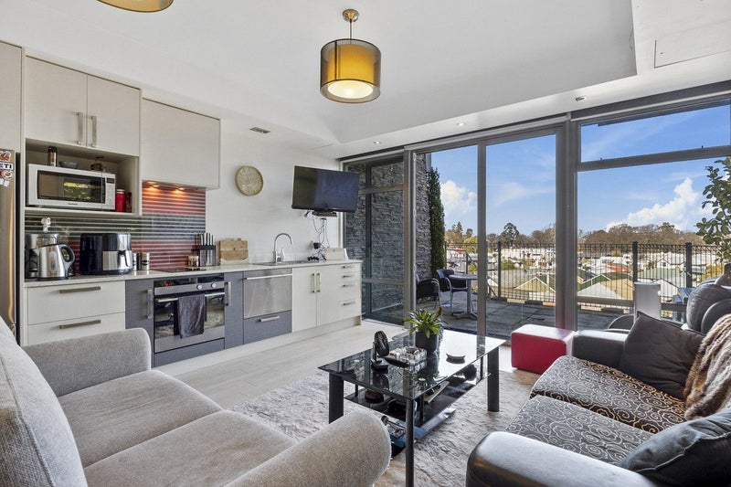 End Unit Advantage - Vacant Soon63623501943939113