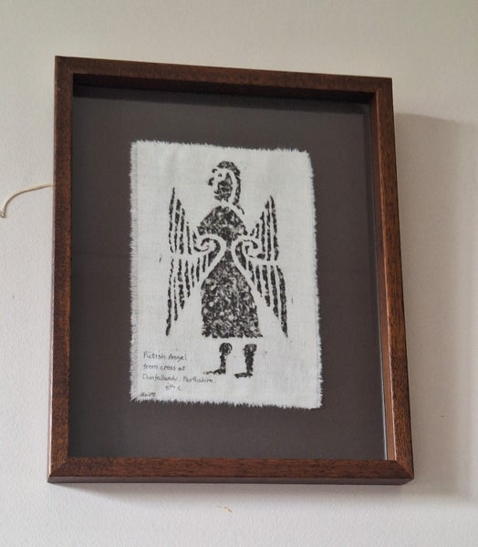 +++ A REID '98 " PICTISH ANGEL " FRAMED ART +++ Carousel 1
