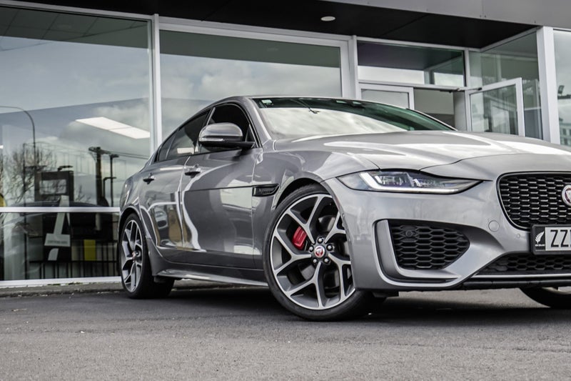 2019 Jaguar XE P300 R-Dynamic HSE63654833213314113